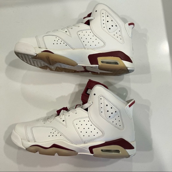 🚨AIR JORDAN 6 RETRO MAROON🚨 - Picture 6 of 10